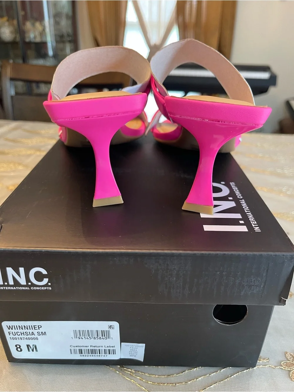 NWB international concept women’s Winnie dress sandals fuchsia smooth size 8
